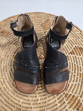 Miz Mooz Black Gladiator Sandals 8